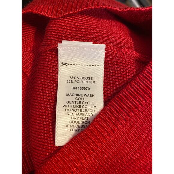 Cable and Gauge Red Sleeveless Blouse Women's Size Petite Large NWT - Picture 5 of 5